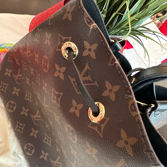 Louis Vuitton Neonoe - Picture 8 of 8